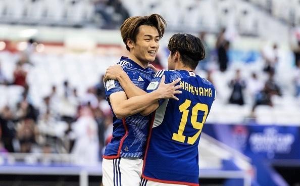 强硬表现击 强硬表现击