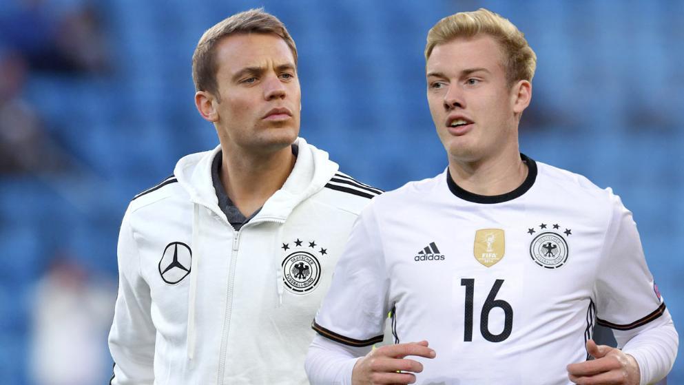 她们再度以 她们再度以