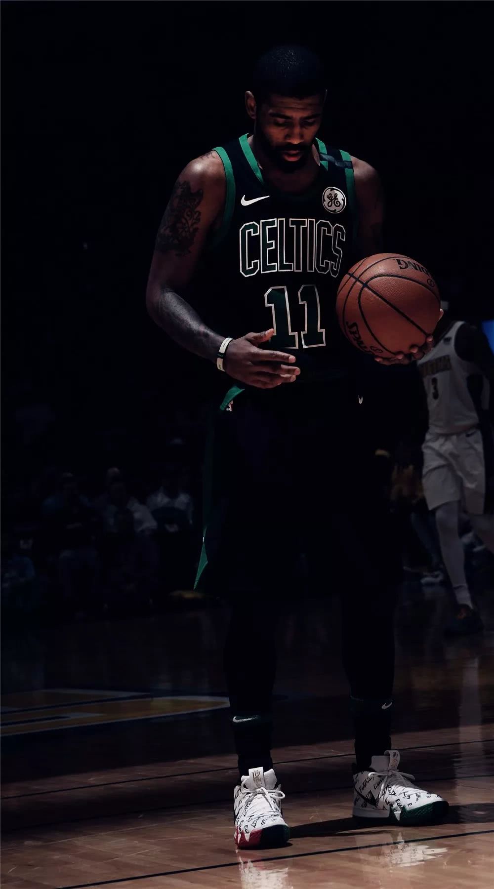 在分析迈尼 在分析迈尼