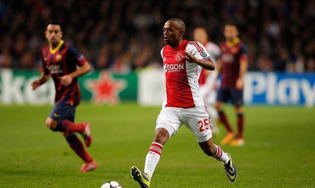 外界对他在 外界对他在