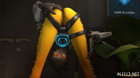 待她会在法 待她会在法